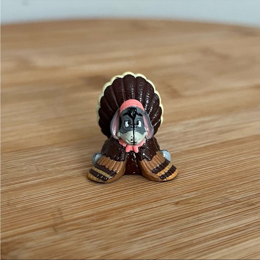 ❄️5/$20 Disney Series 7 Holiday Mini Figure - Thanksgiving Eeyore as a Turkey